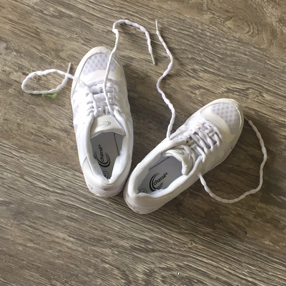 Cheer shoes